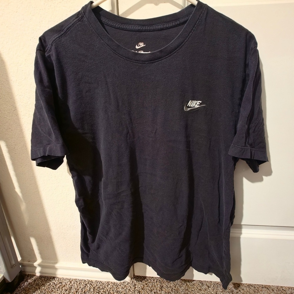 Nike Mens Embroidered Futura Logo Short Sleeve T-Shirt Black AR5004-010 Large - Picture 2 of 7